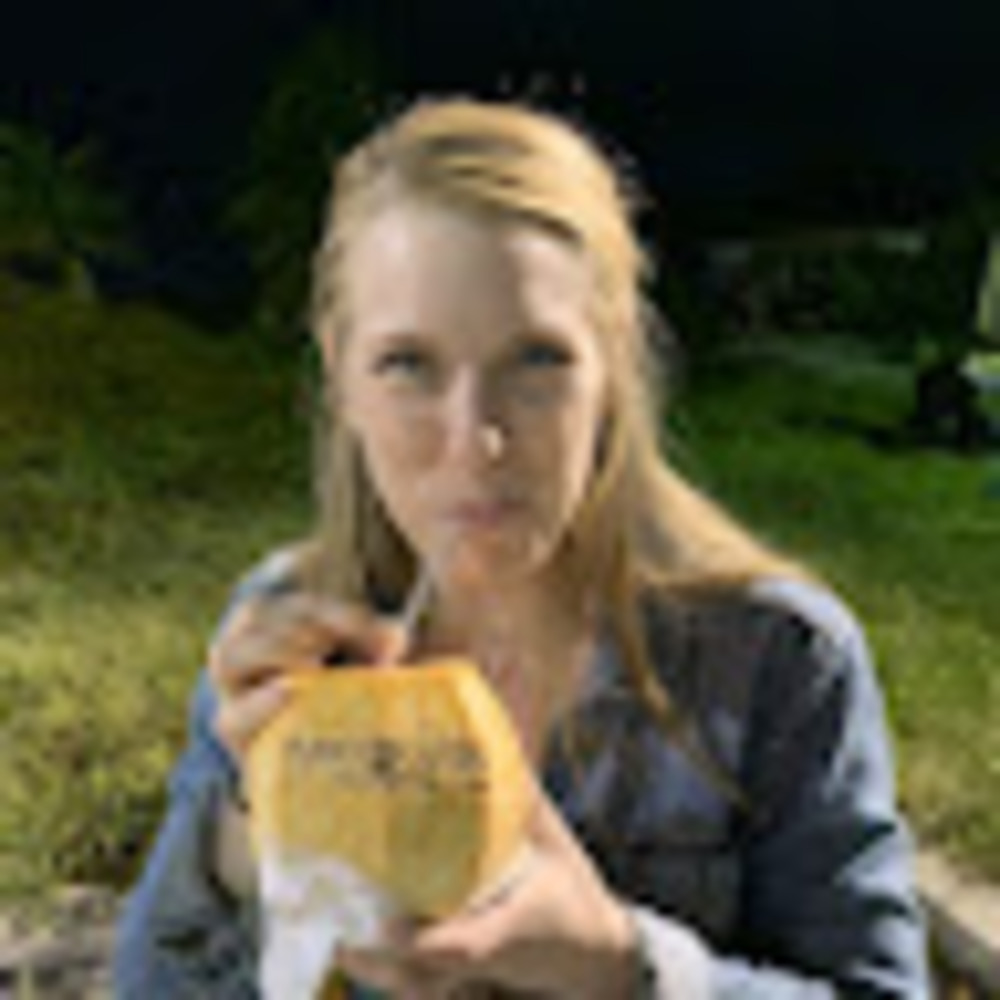 Meet your Posher, Becca